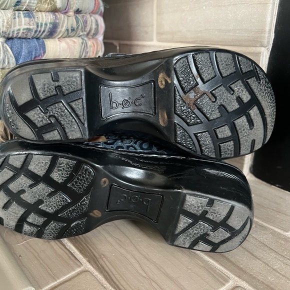 BOC Clog Shoe Born Black/Navy Paisley Leather Suede Wedge Slip On Size 6 - Picture 4 of 5